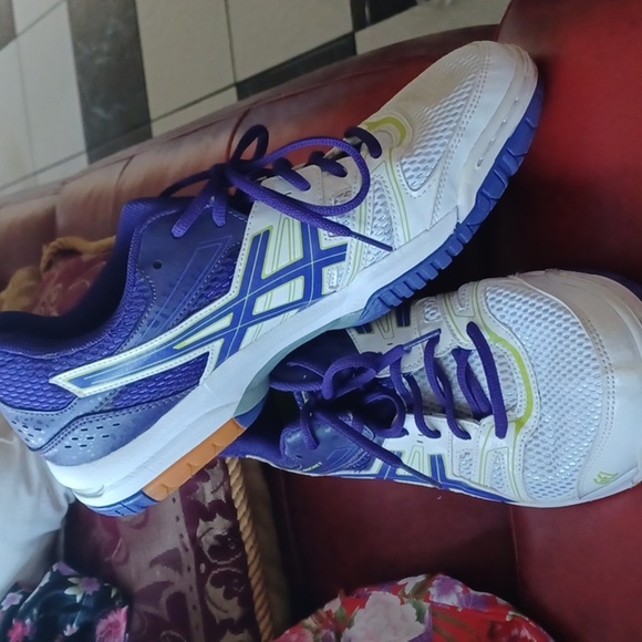 ASICS Gel Rocket running shoes, size 12 - Picture 2 of 8